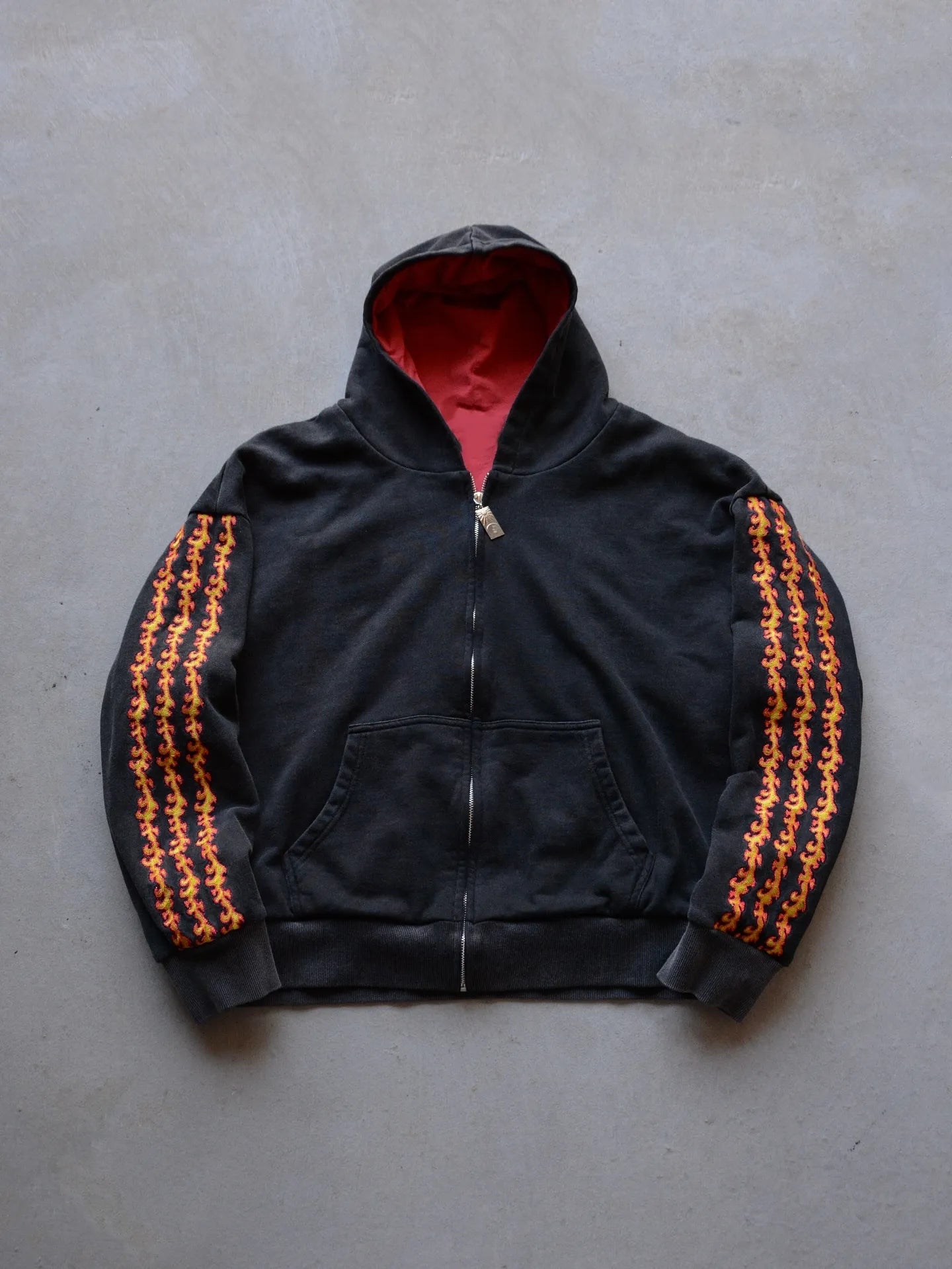 SUN BREATHING GLOWING EMBROIDERY SWEAT SET | DEMON SLAYER