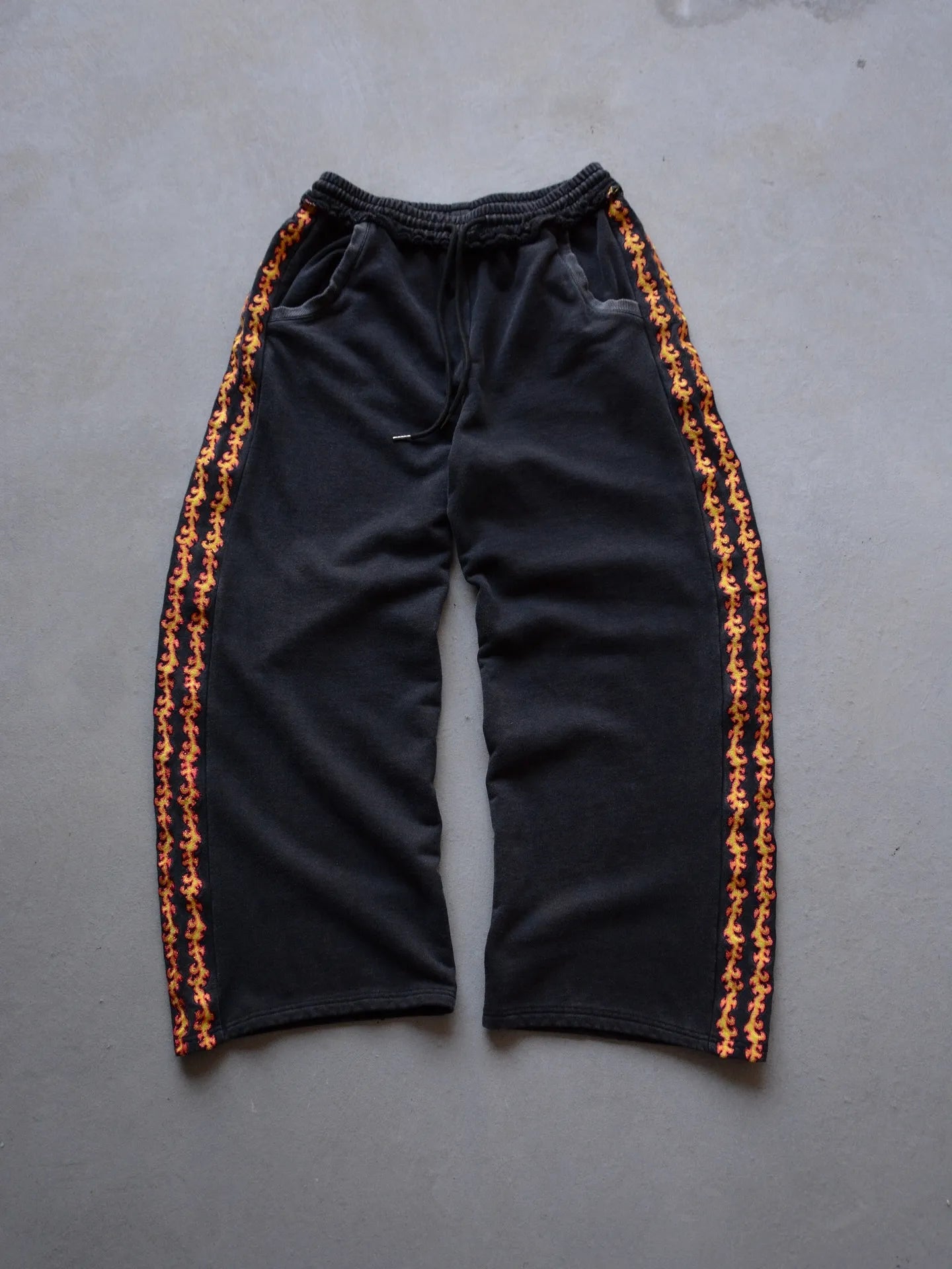 SUN BREATHING GLOWING EMBROIDERY SWEAT SET | DEMON SLAYER